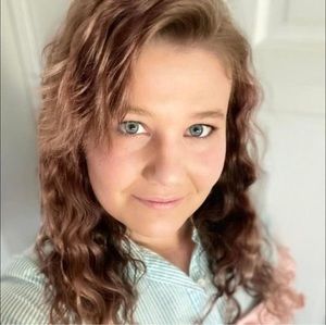 Meet your Posher, Alisha